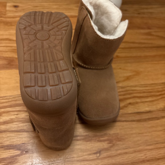 Toddler Ugg boots - Picture 3 of 3